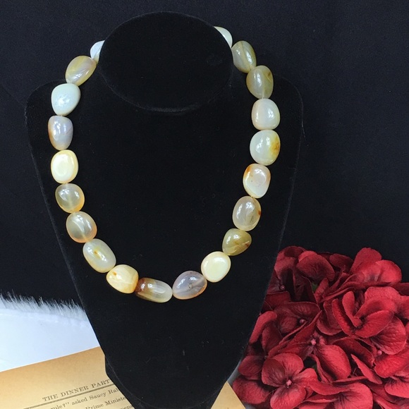 Jewelry - Large Tan Agate Beaded Necklace Sterling Hook